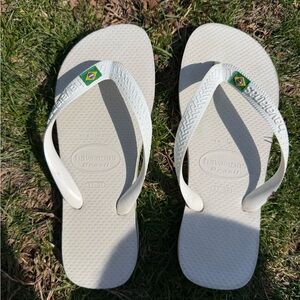 Havaianas White and Green Flip Flops